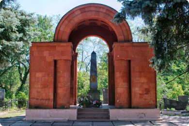 Сколько стоит памятник на могилу в Саратове